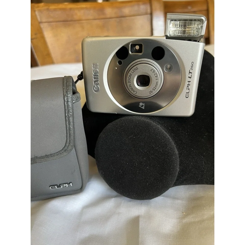 Canon ELPH LT260 Camera With Case 35mm